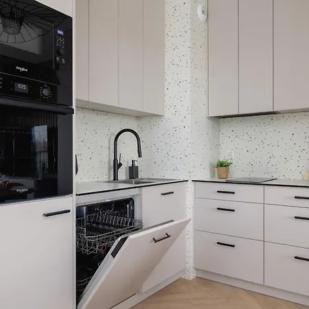 Apartment Prandoty 10c Cozy With Balcony & Parking In By Renters