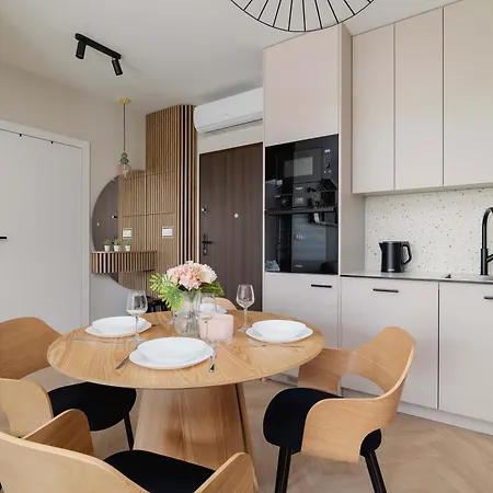 Prandoty 10c Cozy With Balcony & Parking In By Renters