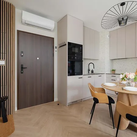 Prandoty 10c Cozy With Balcony & Parking In By Renters Апартаменты *